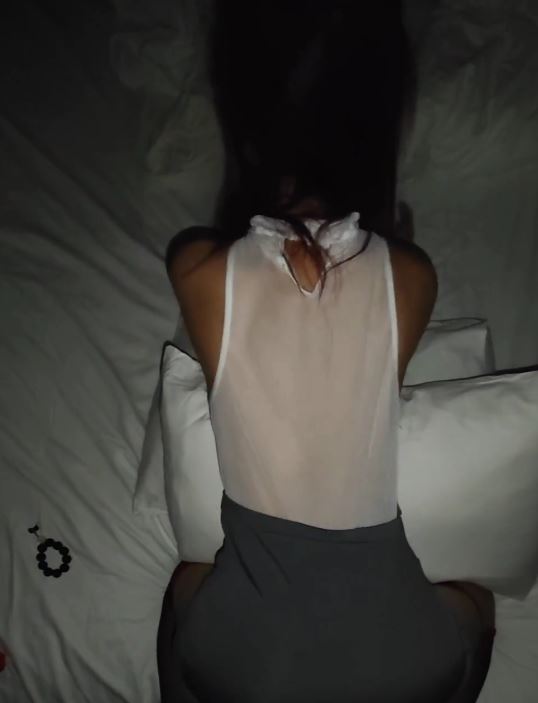 推特伊邪娜美指教06年嫩妹2V合集615M优质身段