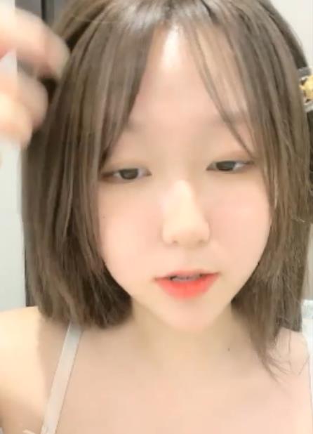 直播落九川00后嫩妹劲舞合集121G清纯反差太勾人